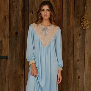 Vintage Kayser Baby Blue Ecru Lace Nightgown Loungewear M